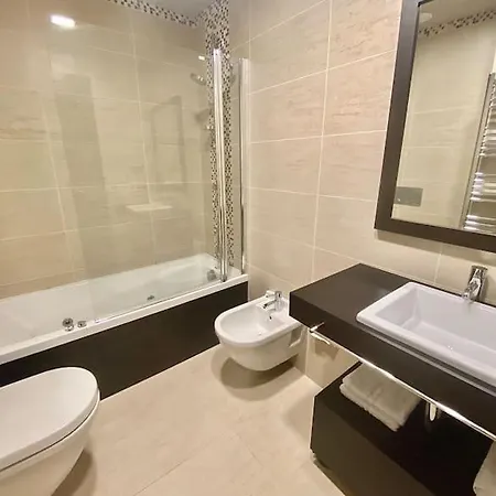 Apartamento Piso De Lujo Con Piscina Y Gym, A 2min De La Playa A Coruña